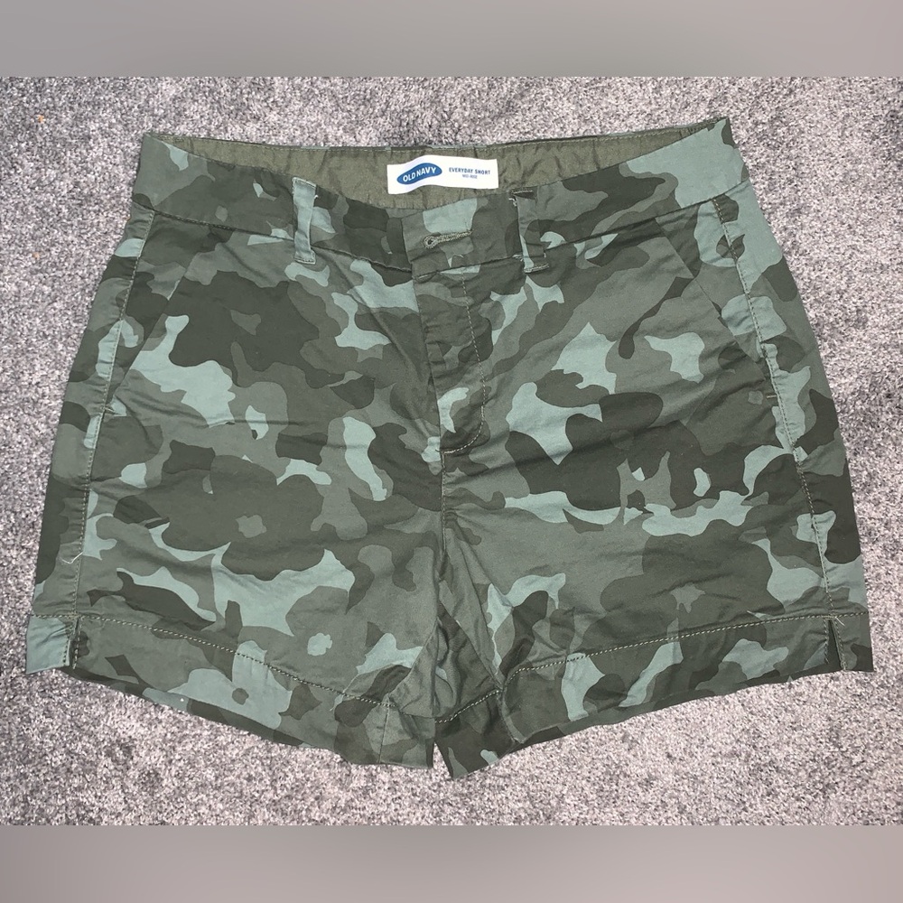 Old Navy Green Cargo Shorts with Camouflage Design